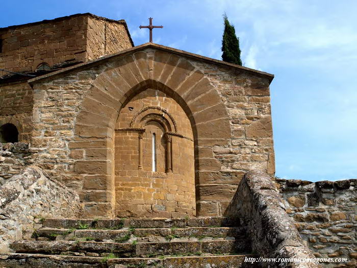 ACCESO AL RECINTO DEL TEMPLO